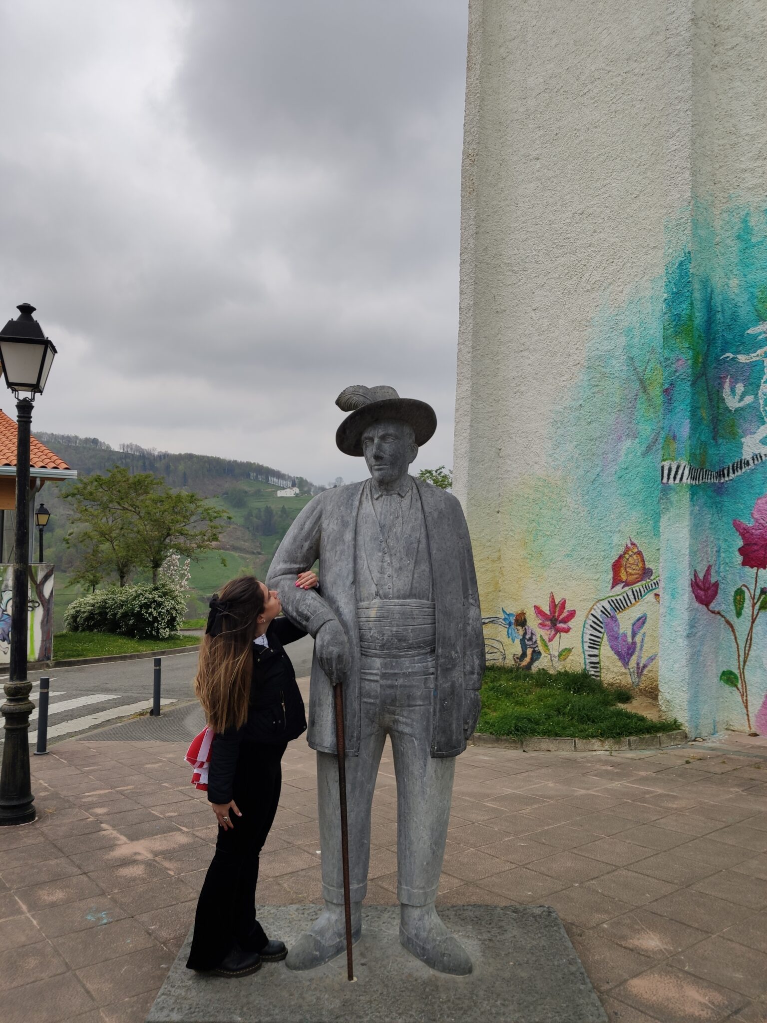 el-gigante-de-altzo-visitando-el-pueblo-de-altzo-mis-restaurantes-y